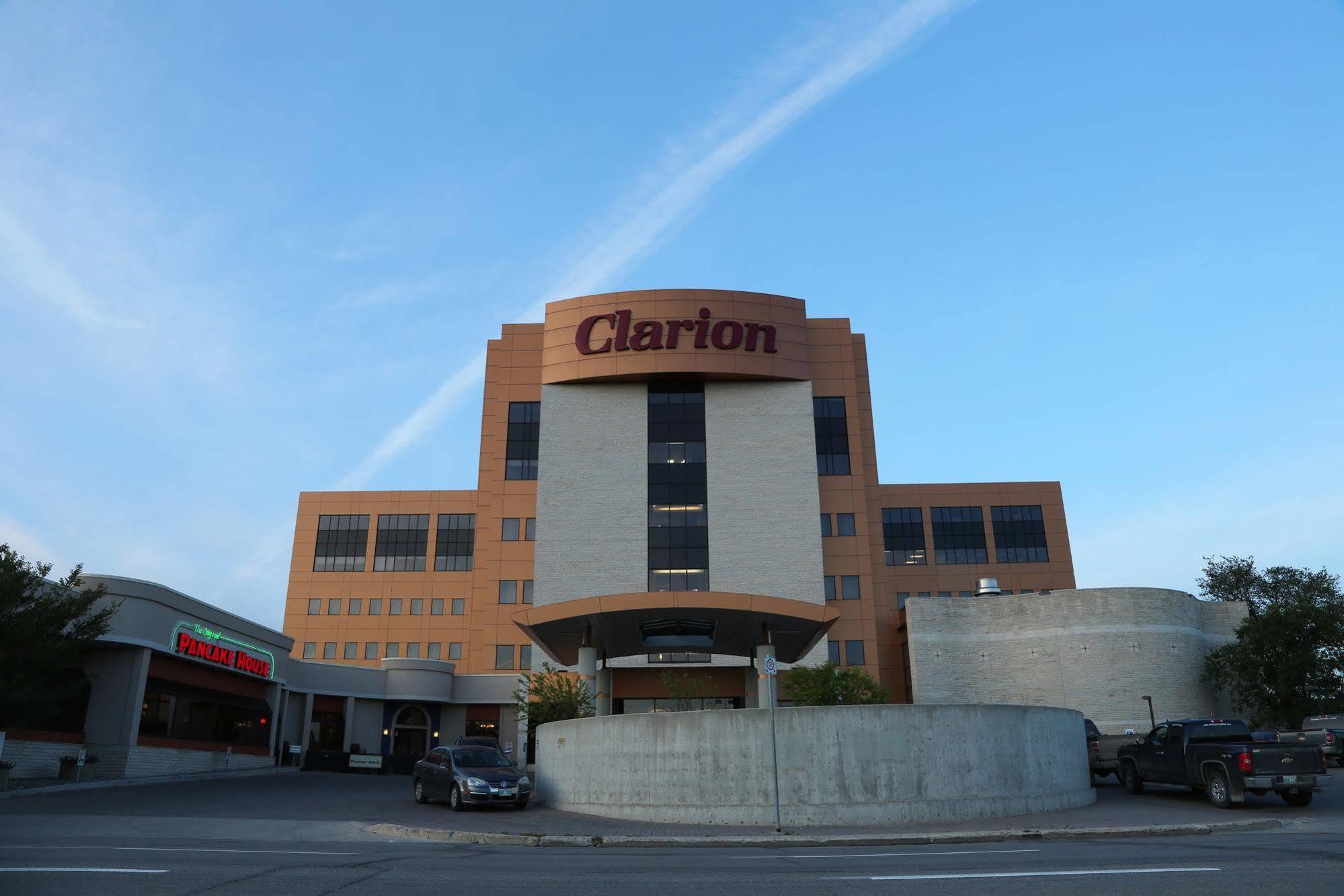 Clarion Hotel&Suites Winnipeg Exterior foto